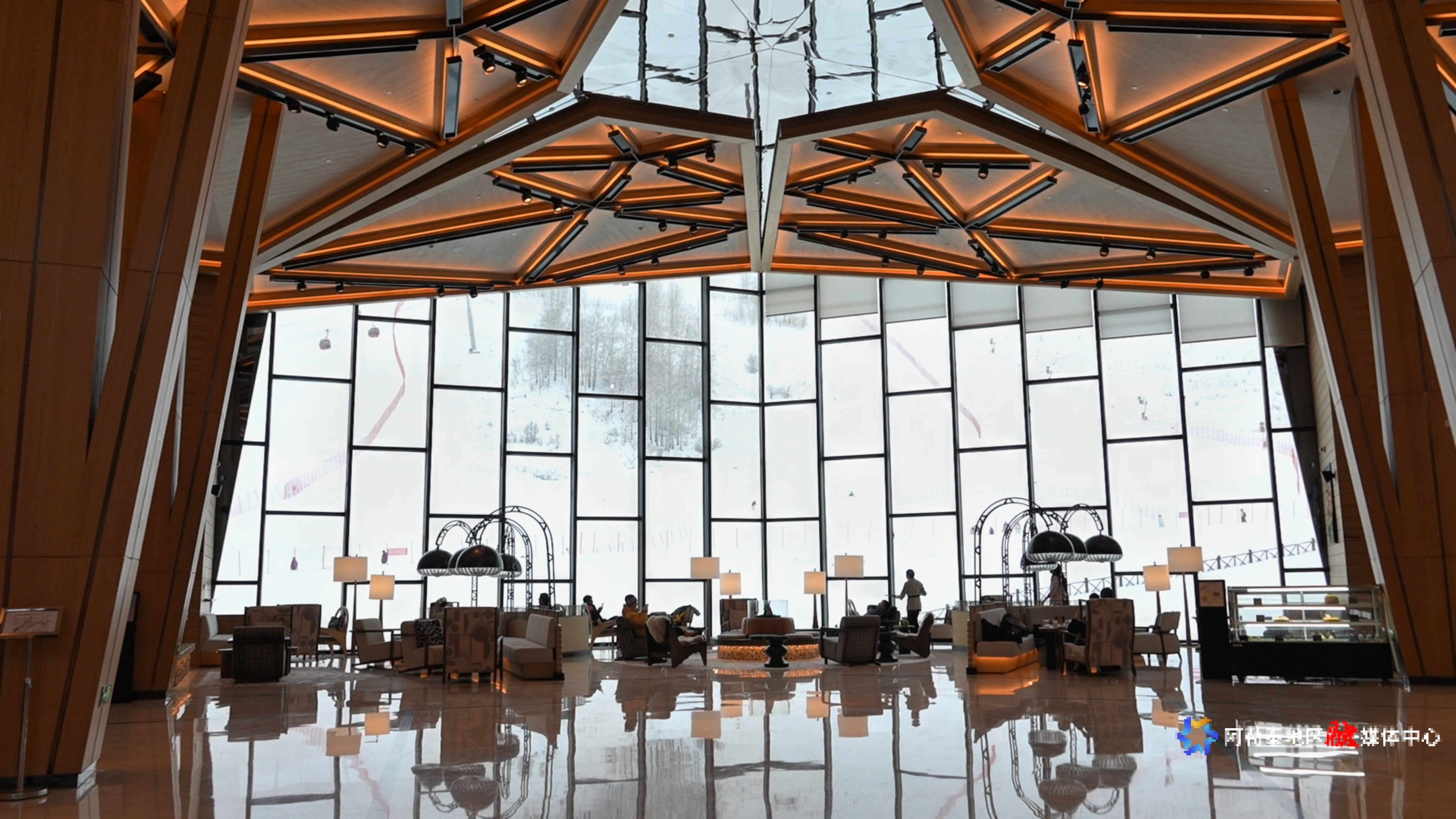 mmexport1765943541690